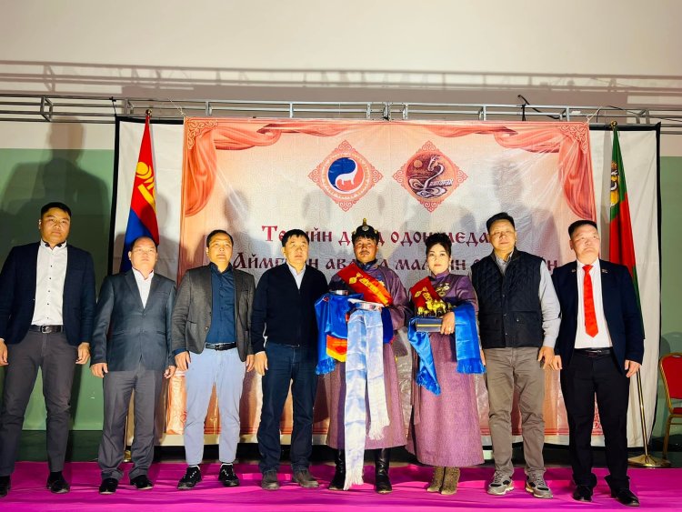 УЛСЫН ИХ ХУРЛЫН ГИШҮҮН Б.ДЭЛГЭРСАЙХАН, УЛСЫН ИХ ХУРЛЫН ГИШҮҮН Т.ЭНХТҮВШИН, АЙМГИЙН ЗАСАГ ДАРГА О.БАТЖАРГАЛ НАР СУМАНД АЖИЛЛАЛАА.